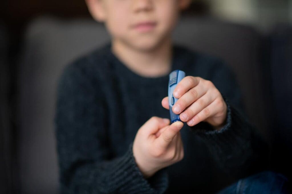 Diabetes em crianças e adolescentes: conheça suas causas, sinais de alerta e tratamentos